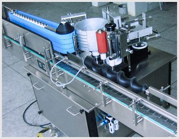 Automatic cold glue labeling machine