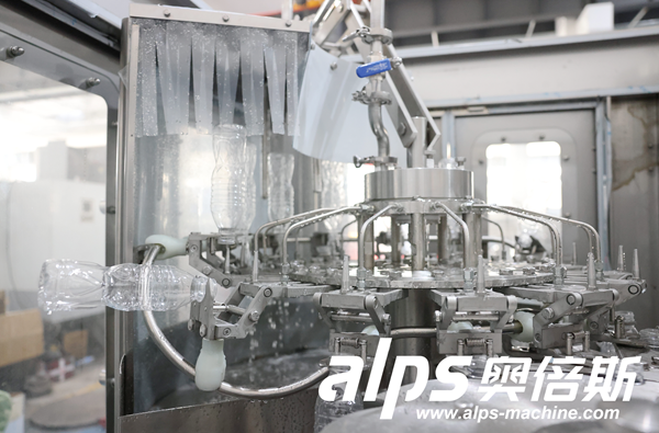 Water Filling Line – Bottle Rinsing & Pre-Treatment Stage Water Filling Line – Bottle Rinsing & Pre-Treatment Stage